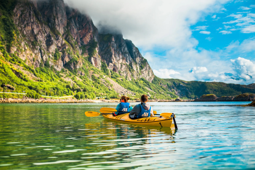 Kayak safari from Svolvær, Lofoten.